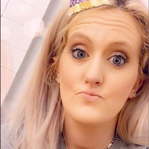 Meet your Posher, Nickie